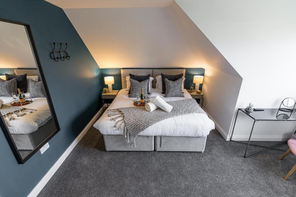 Bournecoast - Stylish Flat With Balcony - Sea Views - 10 Min Walk To Beach - Parking - Wifi - Fm8407 Bournemouth Eksteriør billede